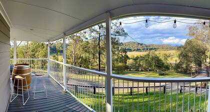 Putty Creek country house stay, Indoor and outdoor kitchen, views, wild life