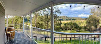 Putty Creek country house stay, Indoor and outdoor kitchen, views, wild life