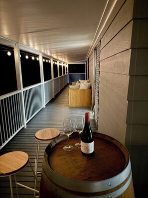 Outdoor dining - Country house stay, Indoor and outdoor kitchen, views, abundant wildlife. (Putty)