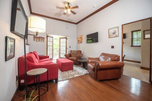 Living area - Hyde Park Haven (Tampa)