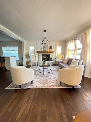 Living area - Private Lakefront Retreat Dock, Kayaks & Firepit (Lyman)