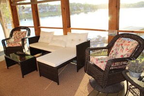 Living area - Private Lakefront Retreat Dock, Kayaks & Firepit (Lyman)