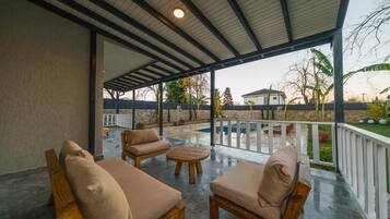 Villa Deluxe, vue piscine | Terrasse/Patio