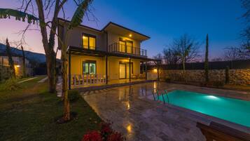 Vila Deluks, pemandangan kolam renang | Teras/patio