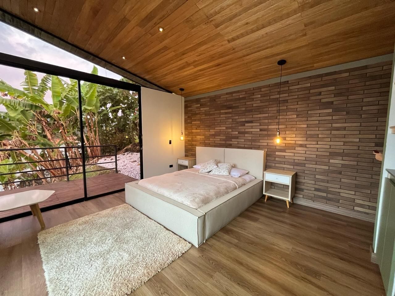 Luxury Cottage, Lake View