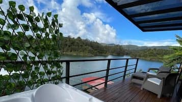 Bañera de hidromasaje exterior