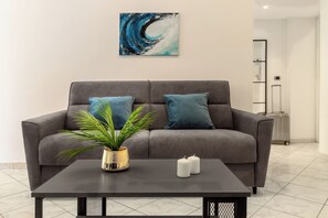 Living area - Vrbo Property (Roma)