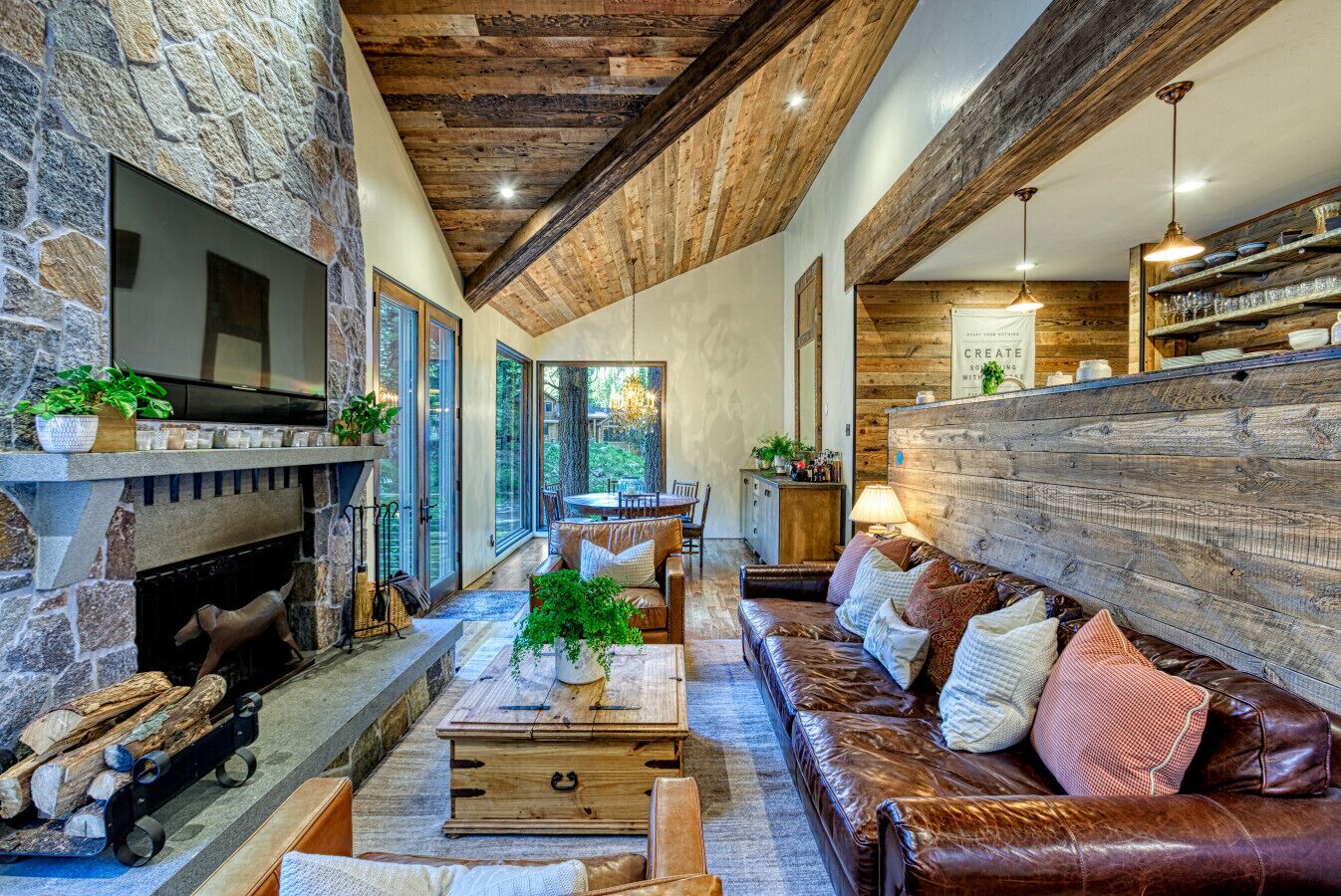 TV, fireplace, ping pong, stereo