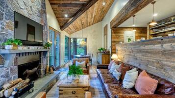 TV, fireplace, ping pong, stereo
