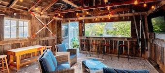 Aurora Cottage | Game Shed & Yard 2BR HOME Downtown & TART Trail | Grill