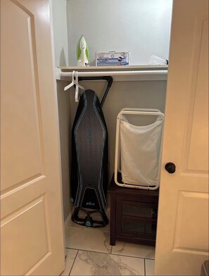 Interior - Cozy 1-bedroom condo in fabulous Boston with AC (Boston)