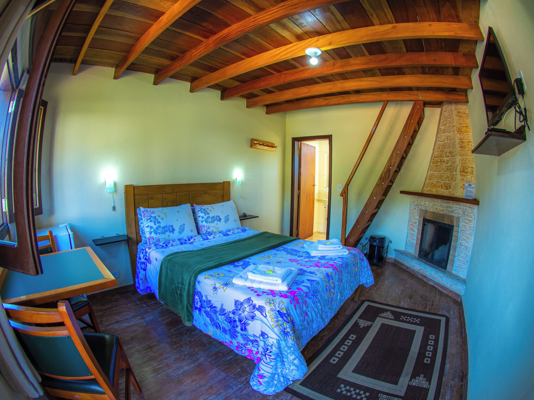 Family Apartment, Balcony, Mountain View | Soundproofing, free WiFi