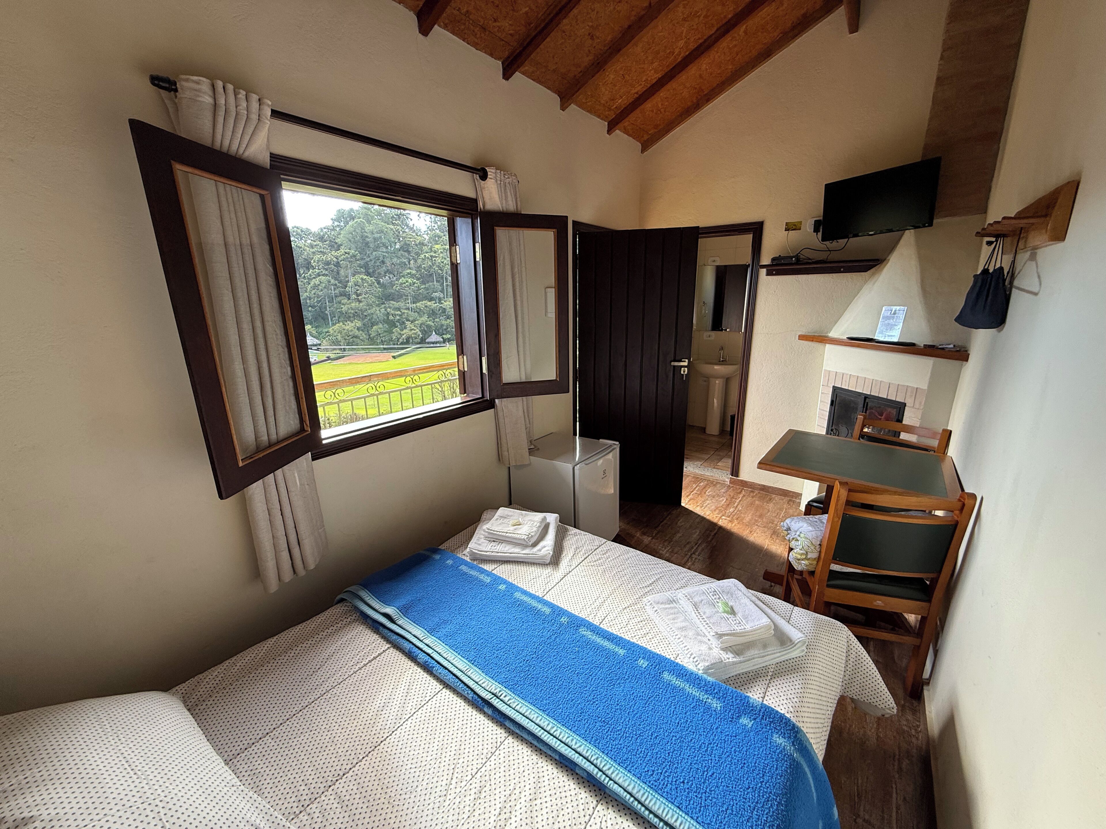 Standard Twin Room, Balcony, Mountain View | Soundproofing, free WiFi