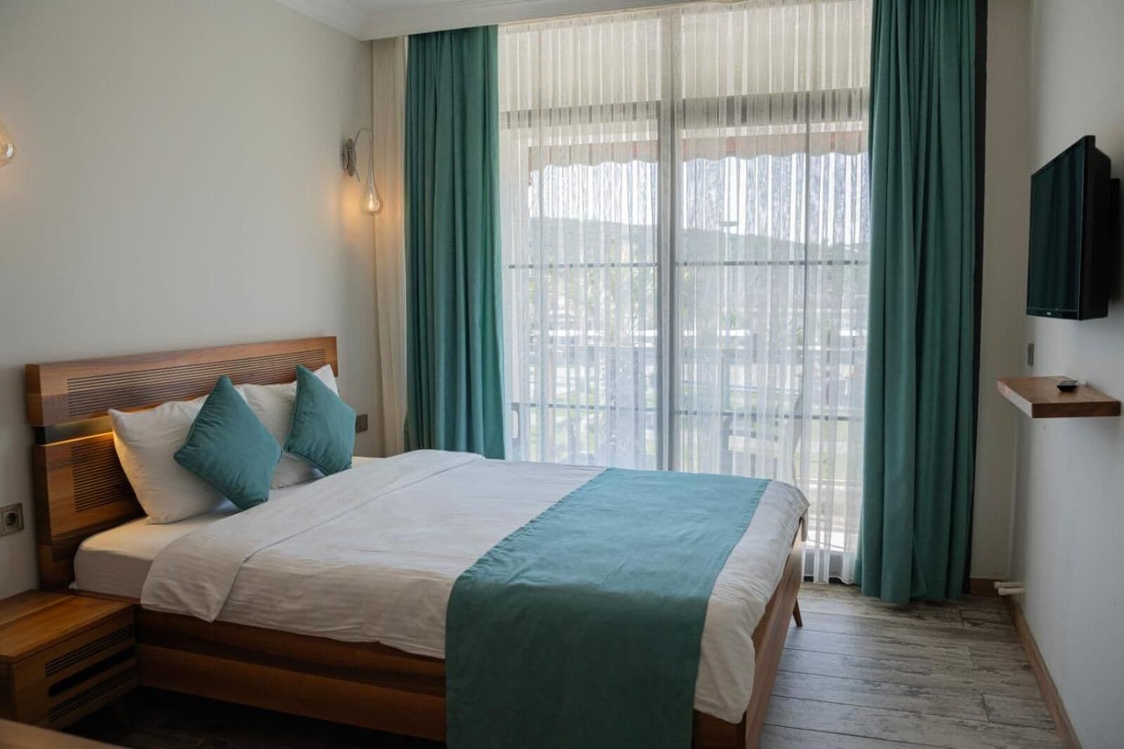 Doppelzimmer, Balkon, Blick auf den Jachthafen | Schallisolierte Zimmer, kostenloses WLAN, Rollstuhlgeeignet