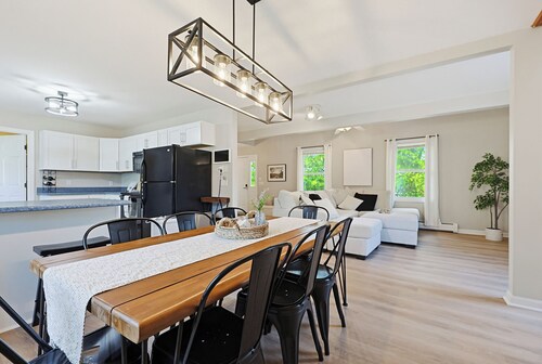 Greenhaven Getaway • Near Mystic, Beaches & Westerly