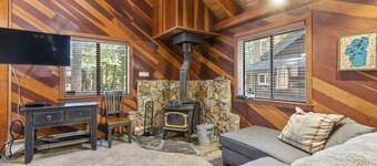 Tahoma Cabin | Walk to Sugar Pine Point State Park