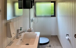 Shower - Nice home in Storvorde with WiFi (Storvorde)