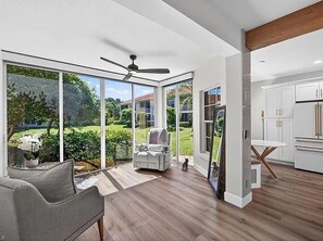 Interior - Luxurious Designer Condo with Full Gourmet Kitchen & Lake Views, 5 min to Beach! (Pelican Marsh)