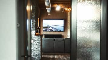 Welcome to Captain's Quarters by The Brix! A newly renovated 2-Bedroom, 2-Bathroom corner suite with spectacular views of the William A. Irvin and downtown. Perfect for families, this spacious condo features a full kitchen, foosball, and a pool!