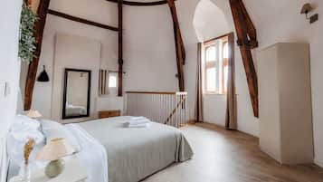 6 bedrooms, iron/ironing board, travel crib, WiFi