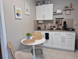 Eco-friendly cleaning products - Modern,cozy private room and convienience with comfort in Brandon (Brandon)