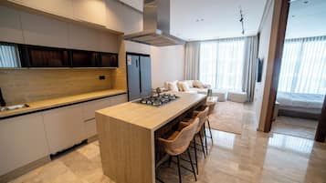 Luxury Apartment, 2 Bedrooms, Hill View | Interior