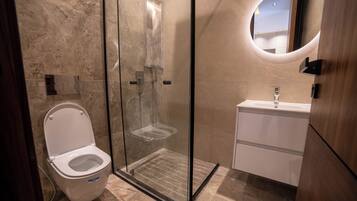 Luxury-Apartment, 1 Schlafzimmer, HĂŒgelblick | Badezimmer