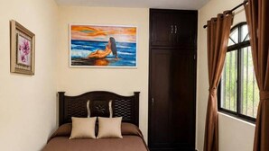 3 quartos, ferros/tábuas de passar roupa, Wi-Fi, roupa de cama