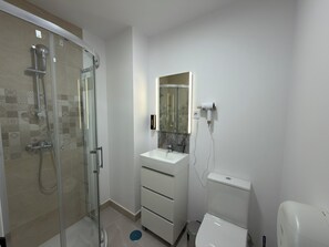 Bathroom - Hotel Boutique Traveler 360 (Madrid)