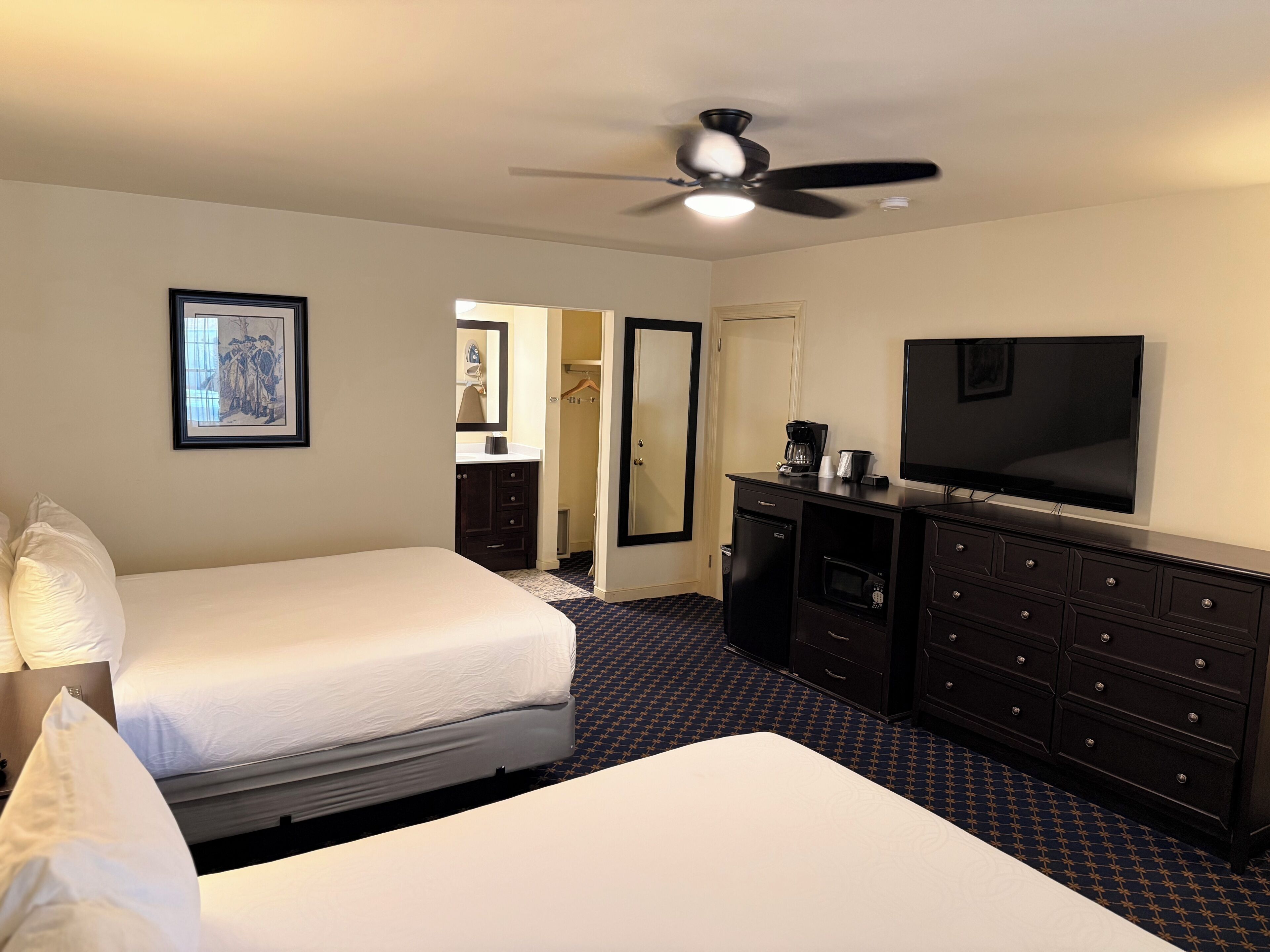 Deluxe Double Room | Desk, iron/ironing board, free WiFi, bed sheets