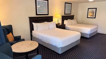 Deluxe Double Room | Bathroom | Shower, hair dryer, towels, soap