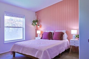 Room - Happy's Hideout Bungalow w/ Fully Fenced yard, Downtown! (Ellensburg)