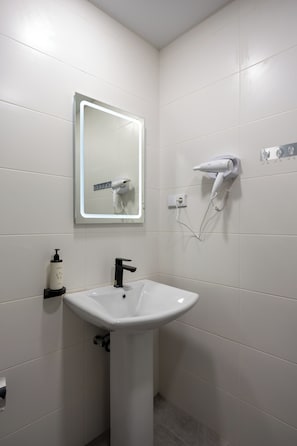 Bathroom - Hotel Gezi (T'bilisi)