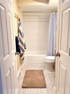 Bathroom - Beach Blessings/Stylish 1st Floor Condo/1 Block to Beach/Sleeps 8/Pet Friendly (Ship Bottom)
