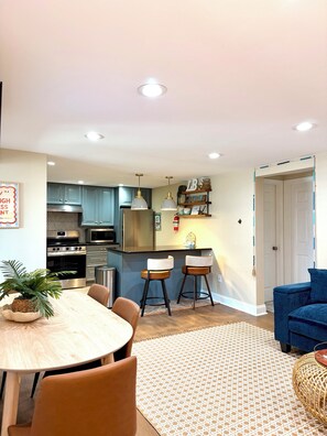 Dining - Beach Blessings/Stylish 1st Floor Condo/1 Block to Beach/Sleeps 8/Pet Friendly (Ship Bottom)