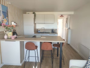 Kühlschrank, Kochgeschirr/Geschirr/Besteck