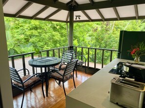 Outdoor dining - Complete apartment in the Hacienda de los Sueños hotel for 2 to 4 people (Ojochal)