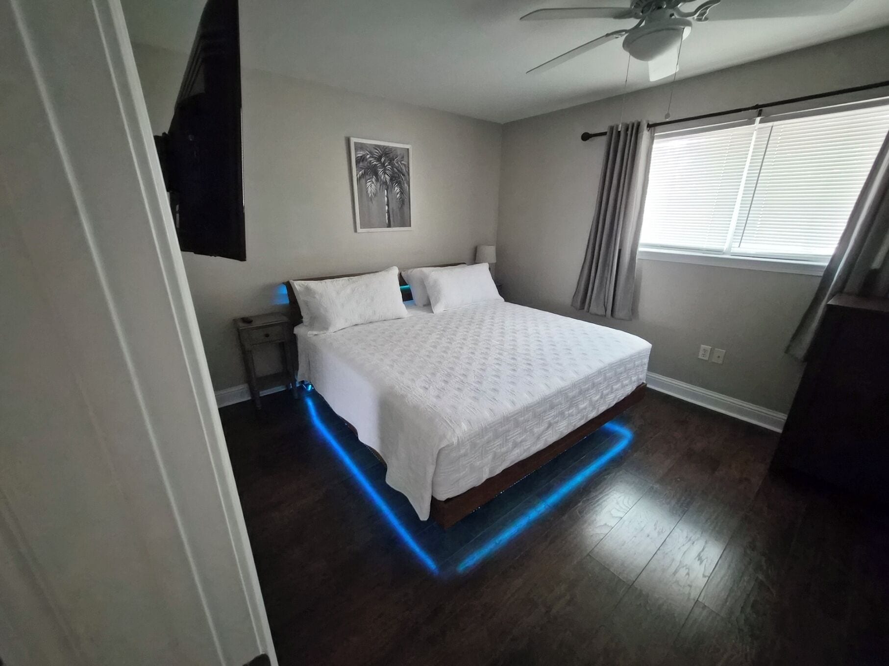 2 bedrooms, in-room safe, iron/ironing board, travel crib