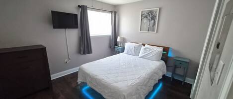 2 chambres, fer et planche à repasser, Wi-Fi, draps fournis