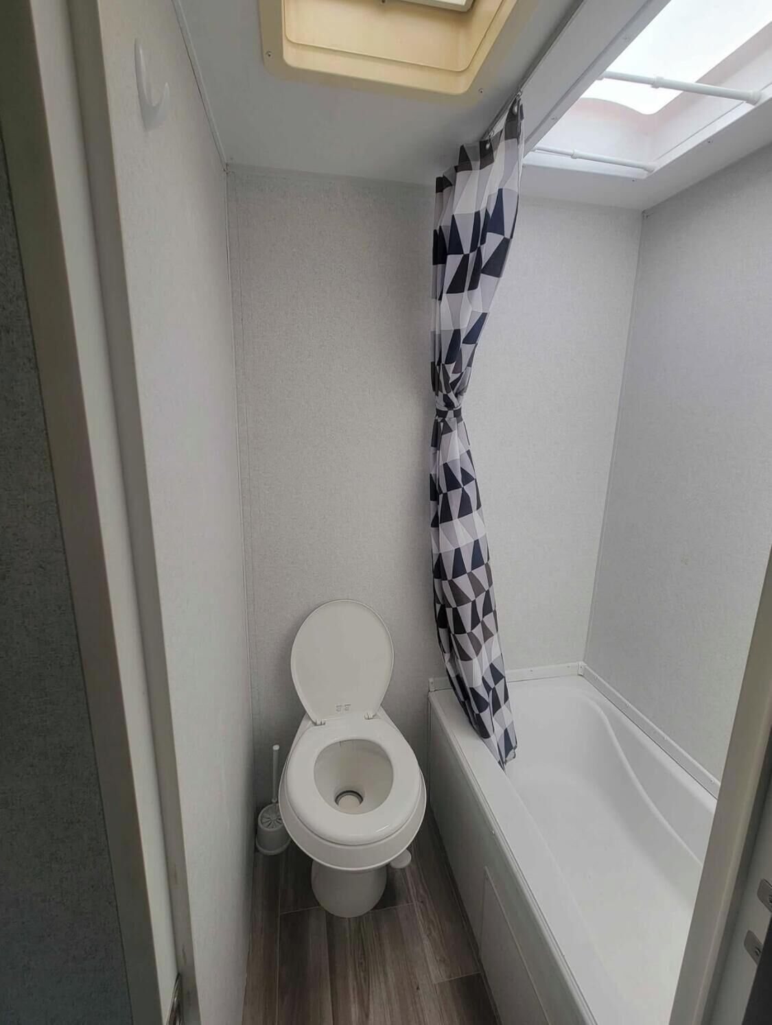 Toallas, jabón y papel higiénico