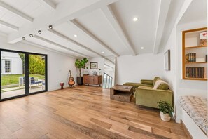 Interior - The Vinyl Palm | The Chosen Collection (Santa Barbara)