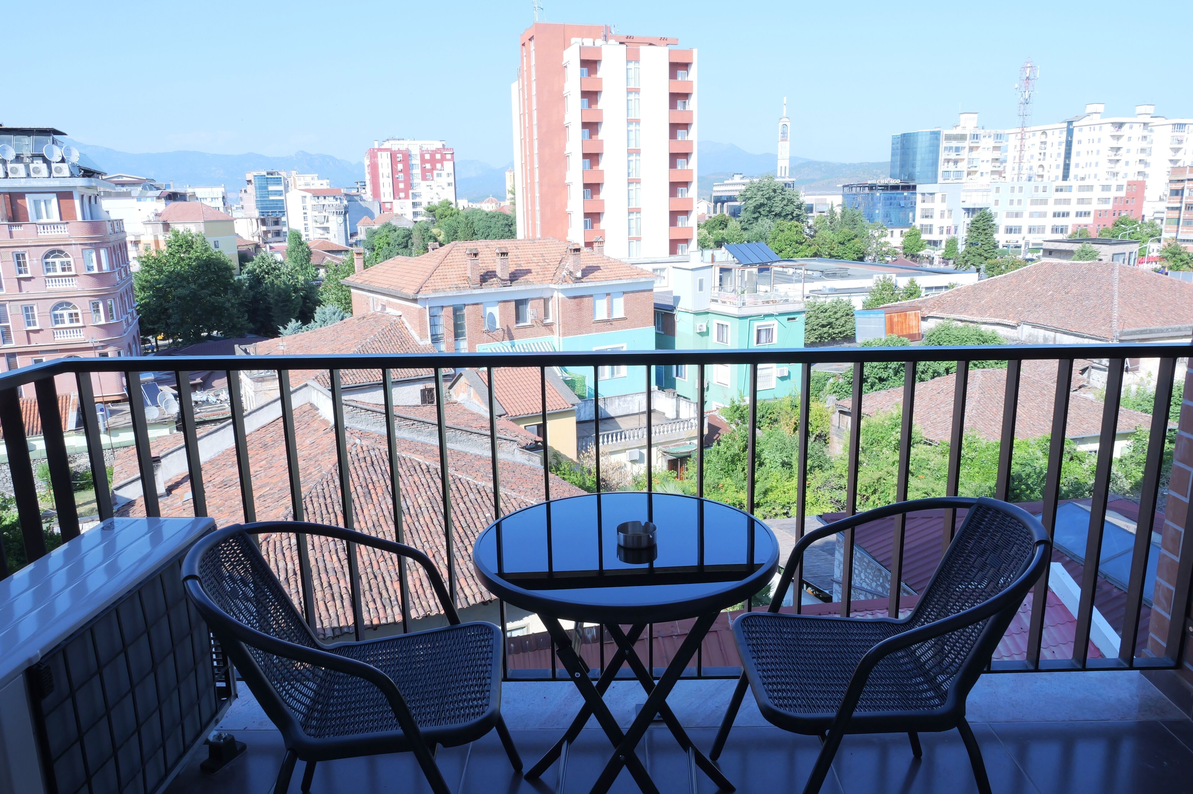 Appartement Confort, balcon, vue ville | Restauration extérieure