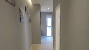 Comfort Apartment, 2 Bedrooms, Balcony, City View | Interior