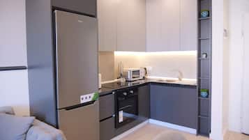 Comfort Apartment, Balcony, City View | Private kitchen