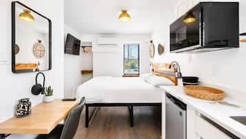 Standard Single Room | Desk, laptop workspace, iron/ironing board, free WiFi