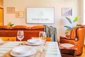 Dining - Bright, airy, and full of natural light. Two minutes walk to the beach. (Ponta do Sol)