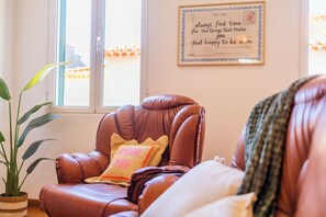 Interior - Bright, airy, and full of natural light. Two minutes walk to the beach. (Ponta do Sol)
