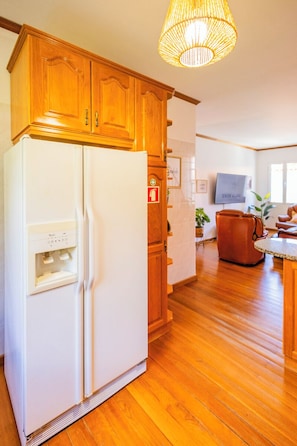 Interior - Bright, airy, and full of natural light. Two minutes walk to the beach. (Ponta do Sol)