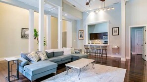 Living area - Huge 2BD/2.5BA Condo in the Heart of Downtown Mobile on main Mardi Gras Route (Mobile)