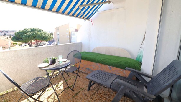 Outdoor dining - Studio cabin, air-conditioned, near beach, garage (LE GRAU DU ROI)